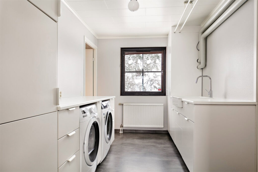 Renoverad Tvättstuga i radhus, Odenslunda Upplands Väsby