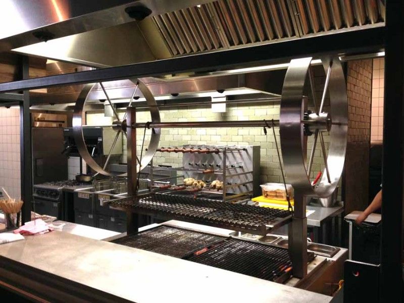 Installation av ventilation med rökkanaler till kolgrill. Norrmalm, Kvarter Hästen